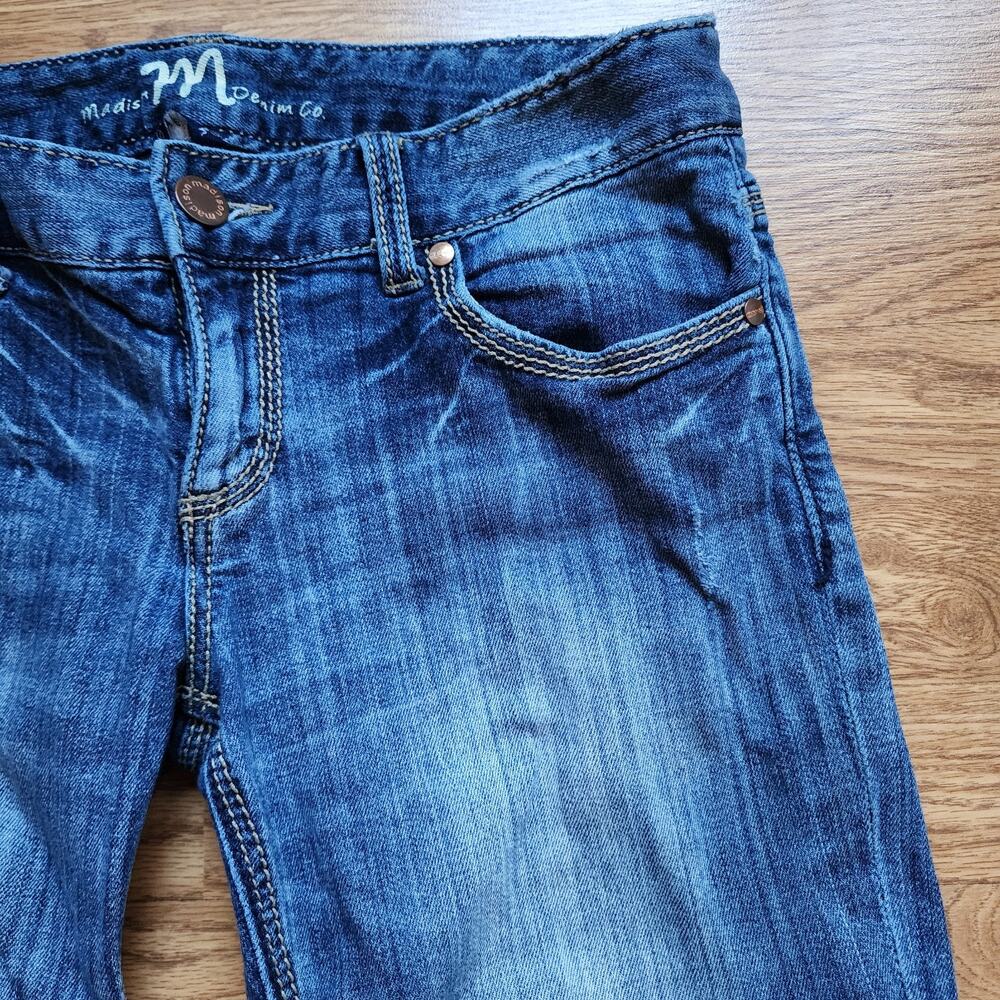 Madison Denim Co Capri Jeans Womens Size 7/8 Stretch Distressed Cuff Embroidered - Picture 3 of 14